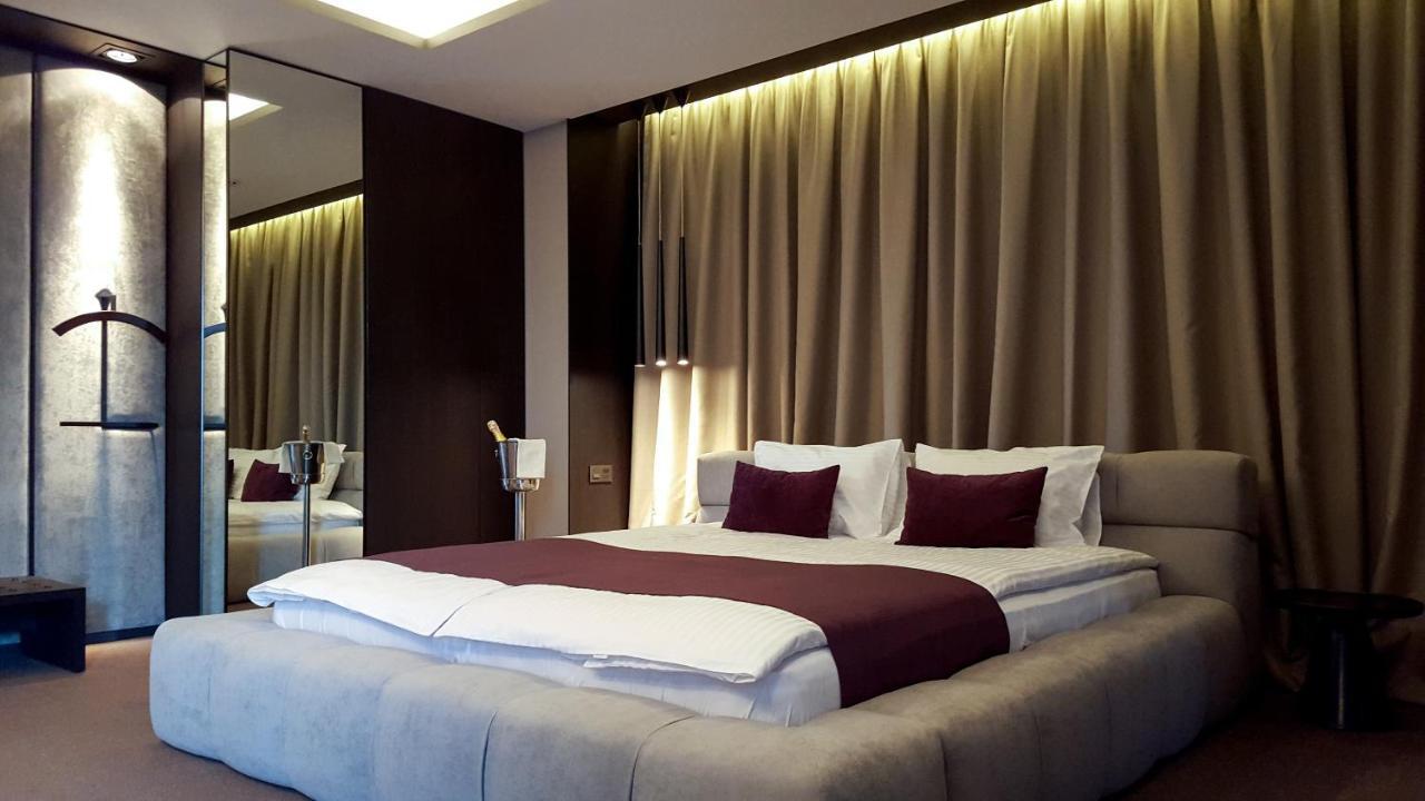 Riverside- Hotel And Mice 切尔尼戈夫 外观 照片