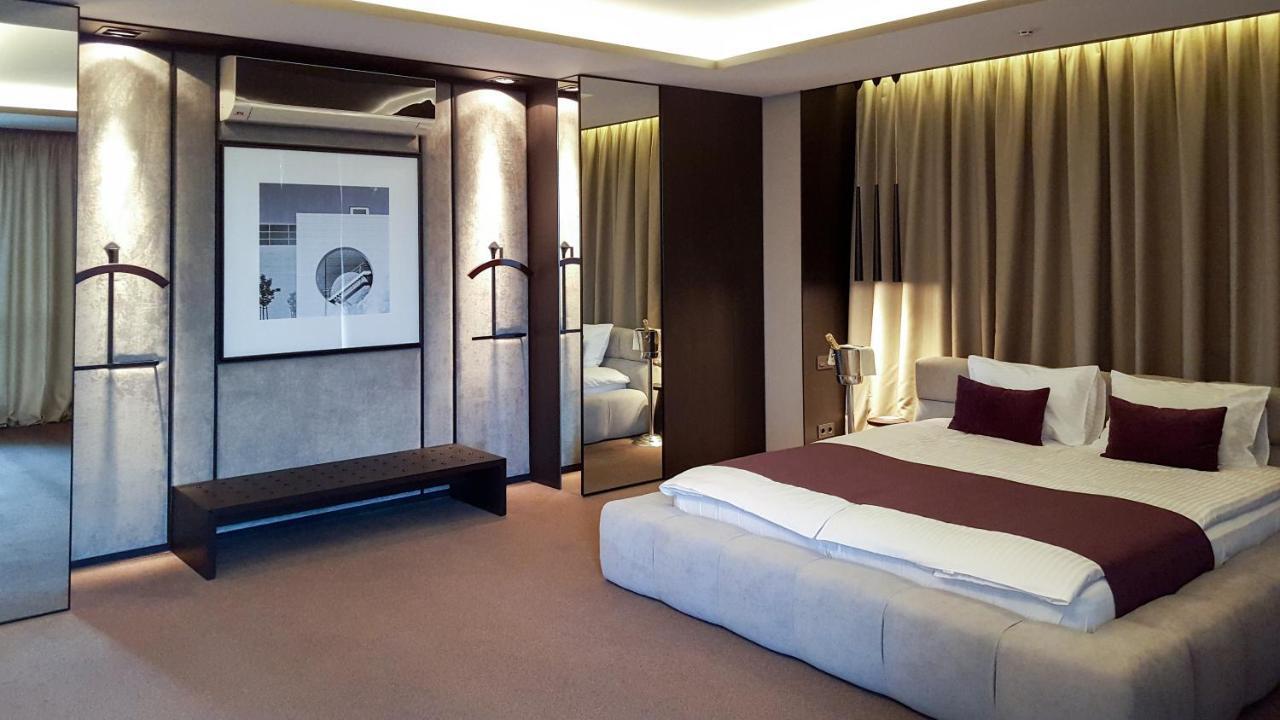 Riverside- Hotel And Mice 切尔尼戈夫 外观 照片